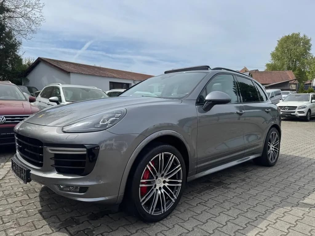 Main__Slider__Photo:Porsche Cayenne GTS 06/2016-0