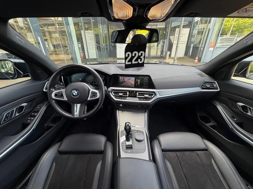 Main__Slider__Photo:BMW 3 Series 318i Touring M Sport PANO HiFi 19" DA Keyless 05/2022-0