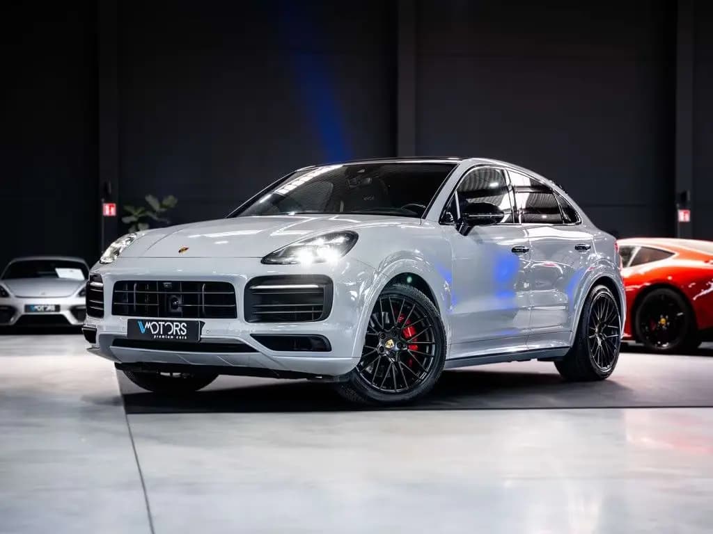 Main__Slider__Photo:Porsche Cayenne GTS 4.0 Bi-Turbo V8 - Sport Chrono pack 09/2020-0