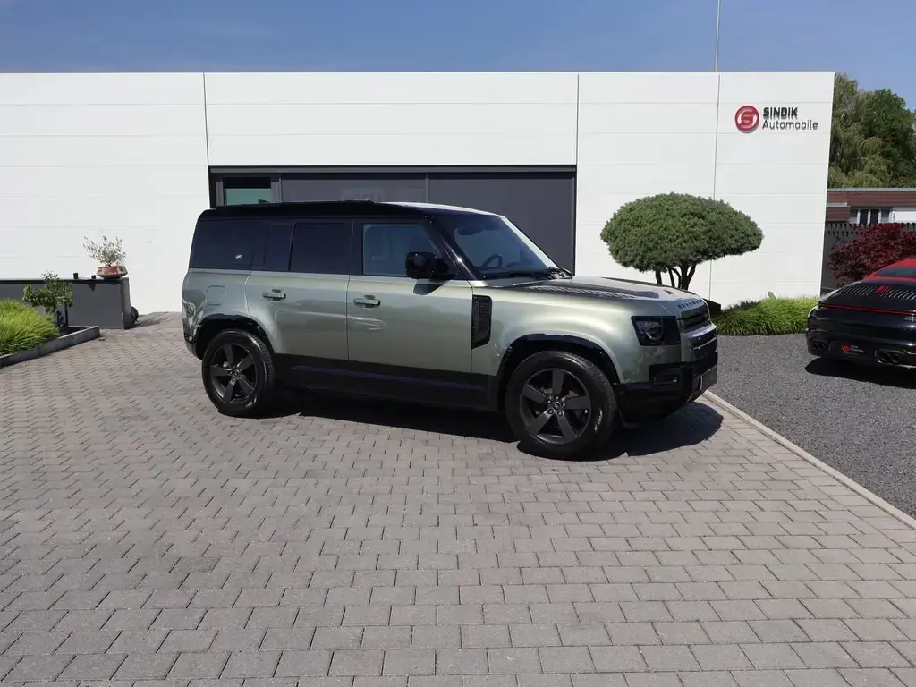 Main__Slider__Photo:Land Rover Defender D200 110 X-Dynamic SE Pano-el.AHK-Kam. 09/2023-1