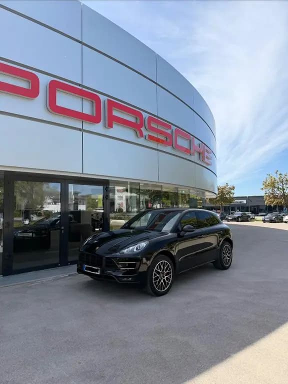 Main__Slider__Photo:Porsche Macan Turbo Approved 10/26 Porsche SAGA 09/2017-0