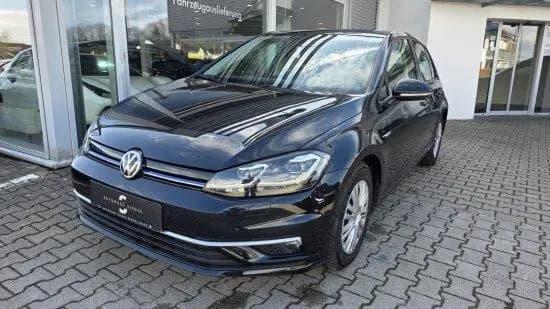 Main__Slider__Photo:Volkswagen Golf VII 1.5 TSI BMT Highline Navi LED Panorama- 10/2019-0