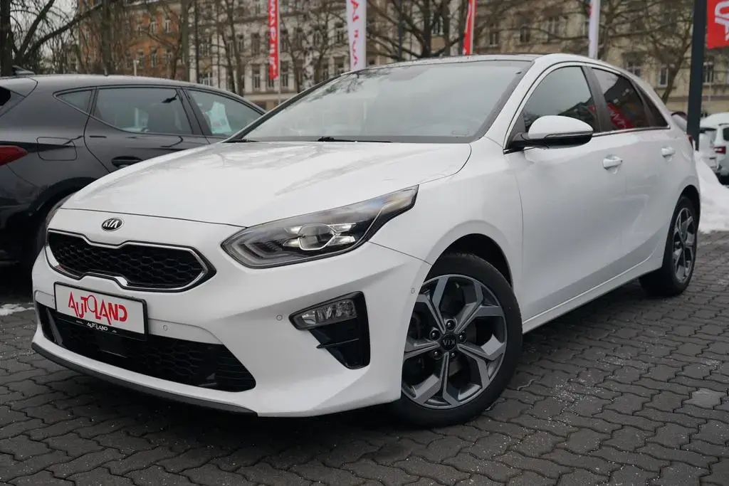 Main__Slider__Photo:Kia Ceed 1.4 T-GDI Platinum Edition LED Panorama DAB 01/2020-1