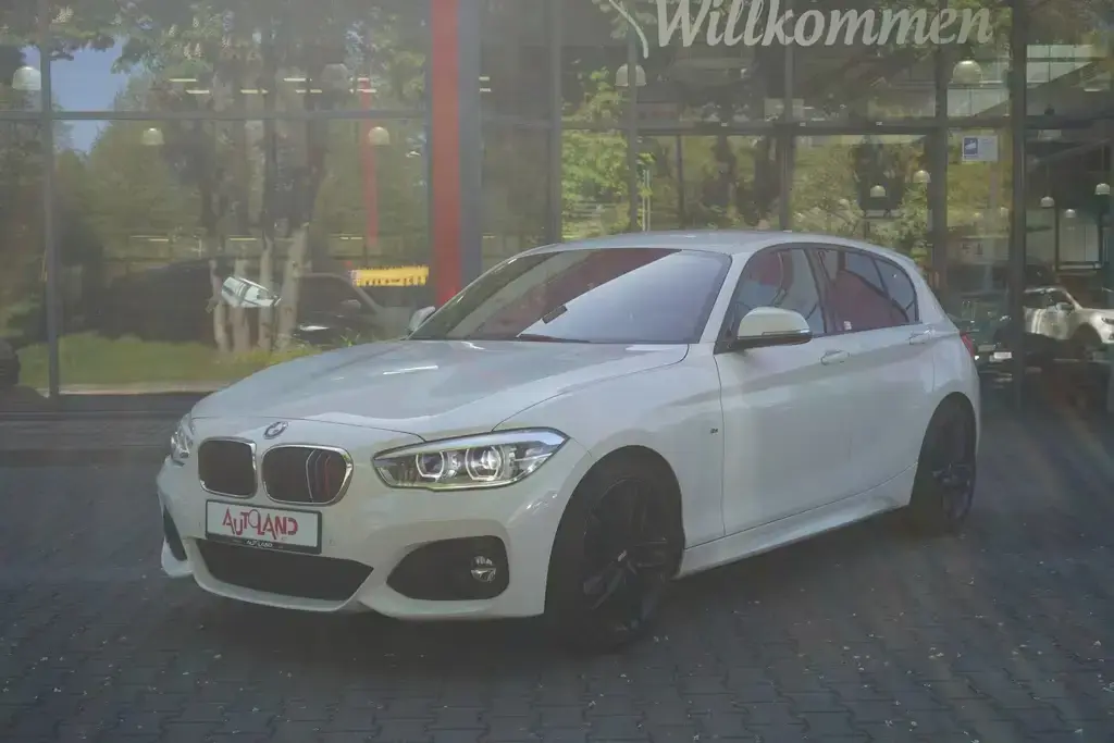 Main__Slider__Photo:BMW 1 Series 120i Edition M Sport Shadow Aut. Navi Tempomat 05/2017-1