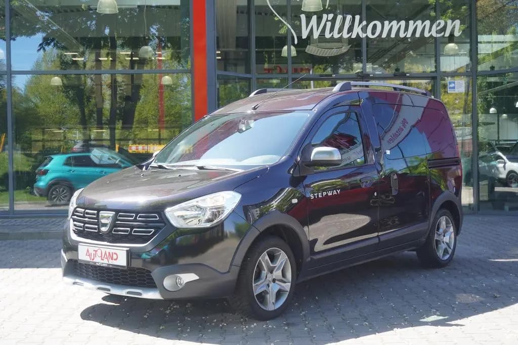 Main__Slider__Photo:Dacia Dokker 1.6 SCe Stepway Navi Tempomat Sitzheizung 08/2019-0