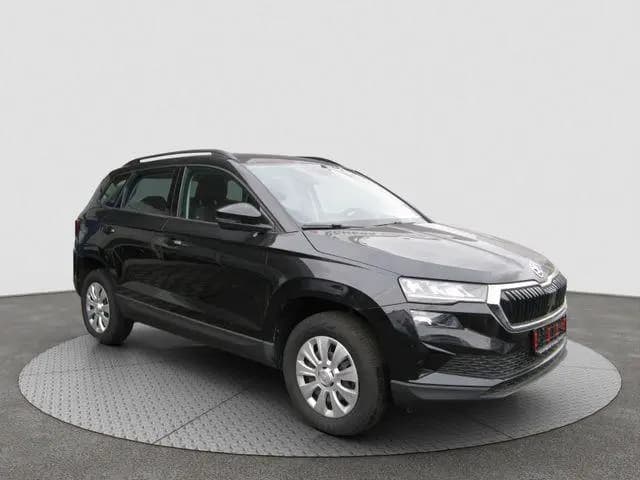 Main__Slider__Photo:Skoda Karoq Active LED KLIMA PDC TEMP AHK VORB 1HAND 07/2022-0