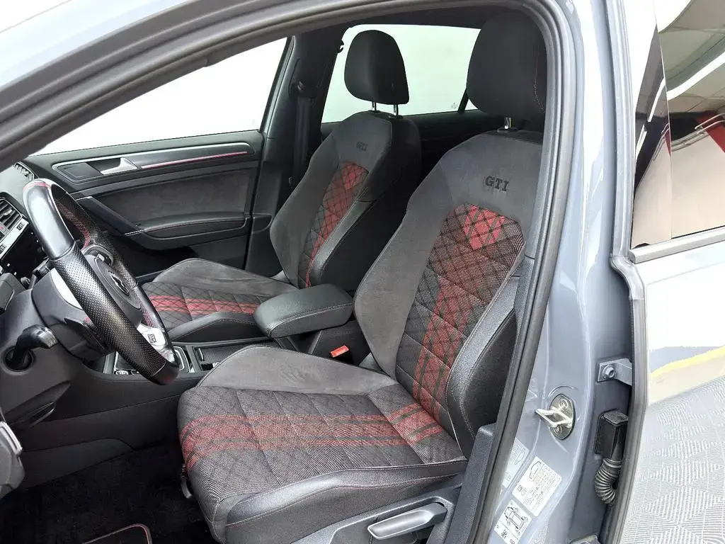 Main__Slider__Photo:Volkswagen Golf 7 GTI TCR *LED*Digital*RFK*Akrapovic* 11/2019-1