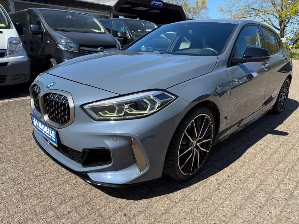 Main__Slider__Photo:BMW M135 i xDrive Navi LED Memory Head-Up Kamera 12/2020-0