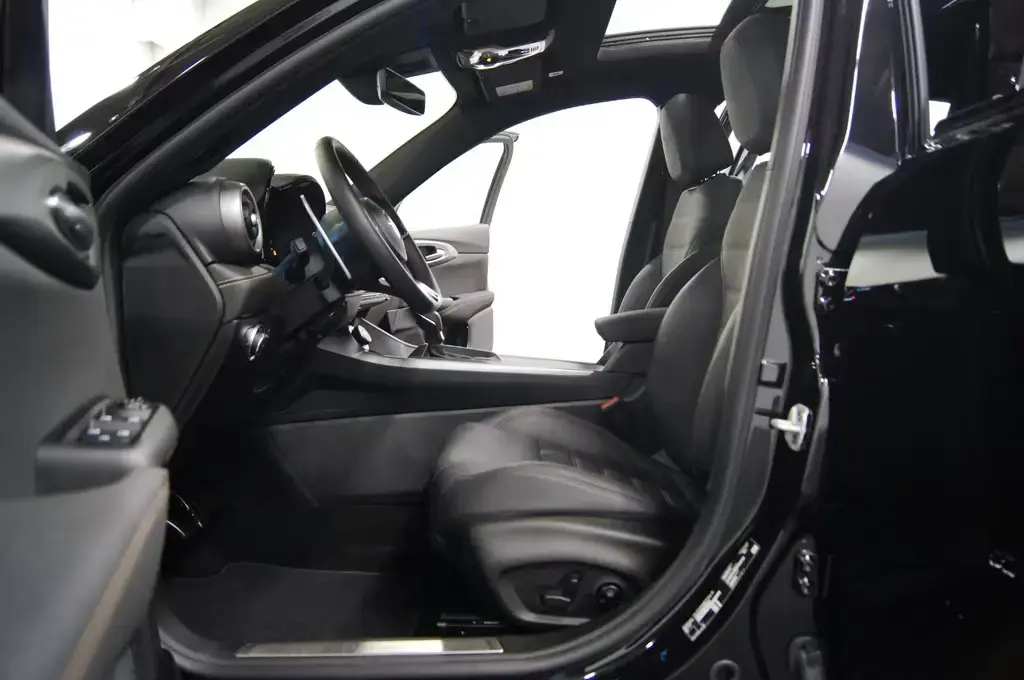 Main__Slider__Photo:Alfa Romeo Tonale Veloce|PANO|MATRIX|KAMERA|ACC|SITZKLIMA 09/2024-1