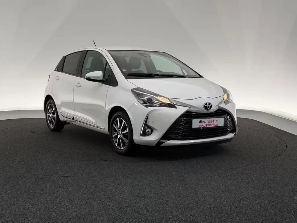 Main__Slider__Photo:Toyota Yaris 1.5 Dual-VVT-iE*TEAM D*R.KAM-SPUR-SHZ-USB 03/2019-0