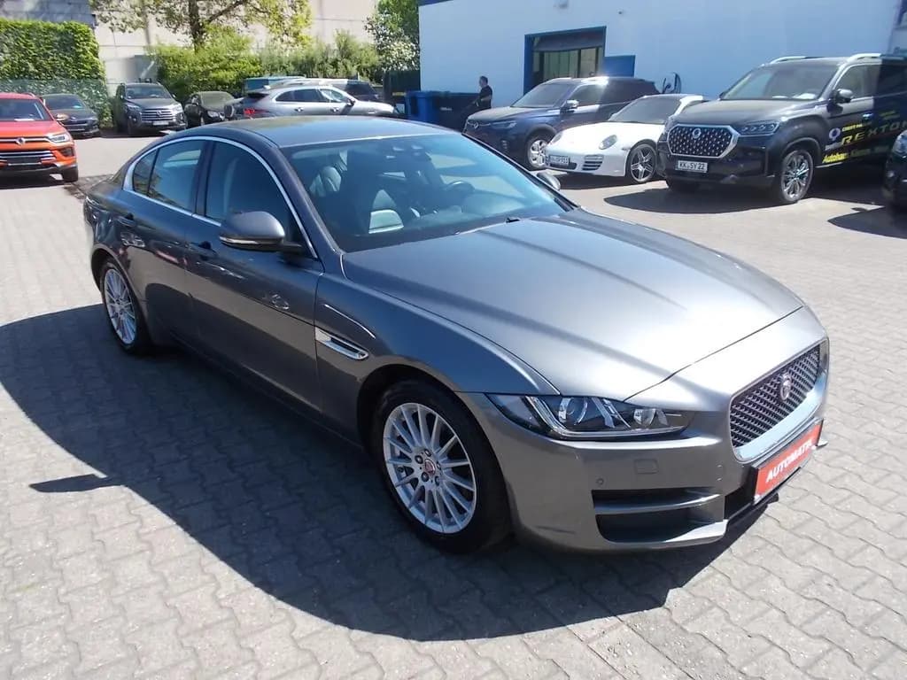 Main__Slider__Photo:Jaguar XE Prestige, Leder, Navi, Rundum Kamera 03/2017-0