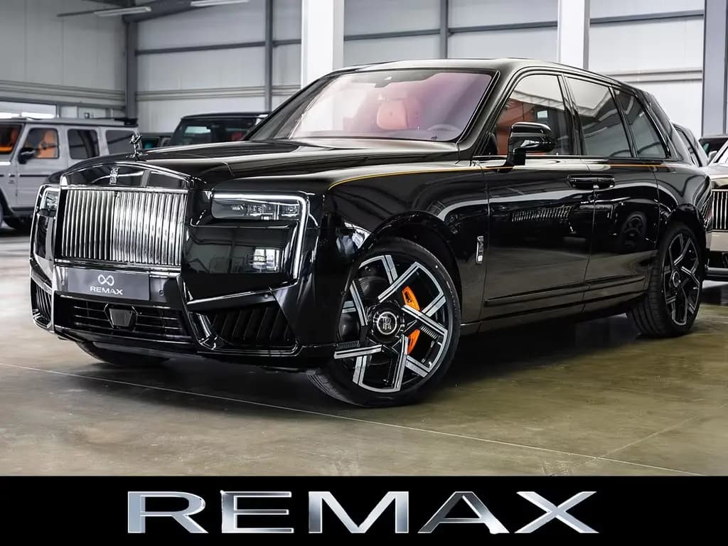 Main__Slider__Photo:Rolls-Royce Cullinan Black Badge / PROD. 2026 / 4 Seats null-0