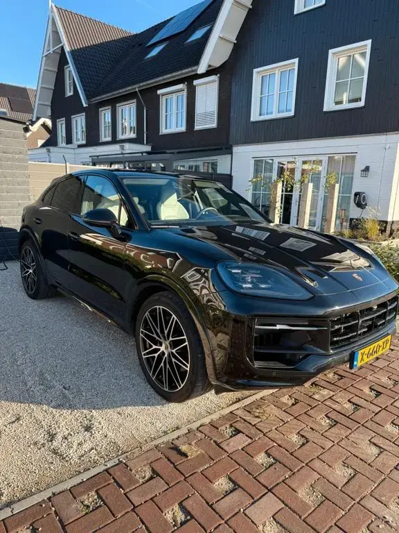Main__Slider__Photo:Porsche Cayenne 3.0 Hybrid 02/2024-1