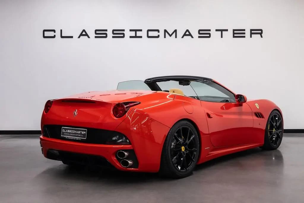 Main__Slider__Photo:Ferrari California 4.3 V8 Dealer auto 12/2010-0