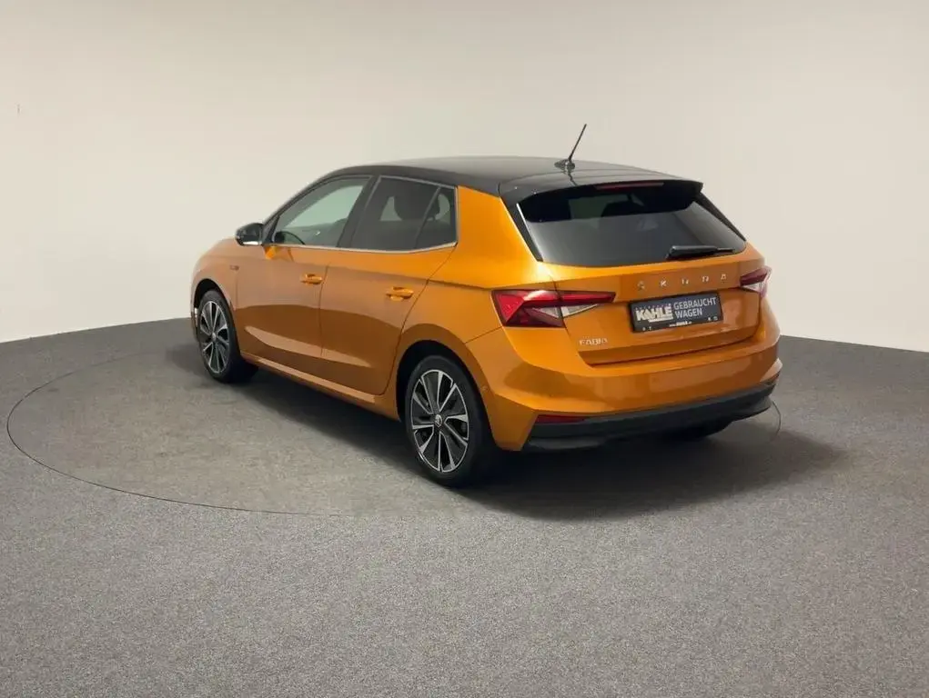 Main__Slider__Photo:Skoda Fabia 1.0 TSIO DSG First Edition CarPlay LED 09/2021-1