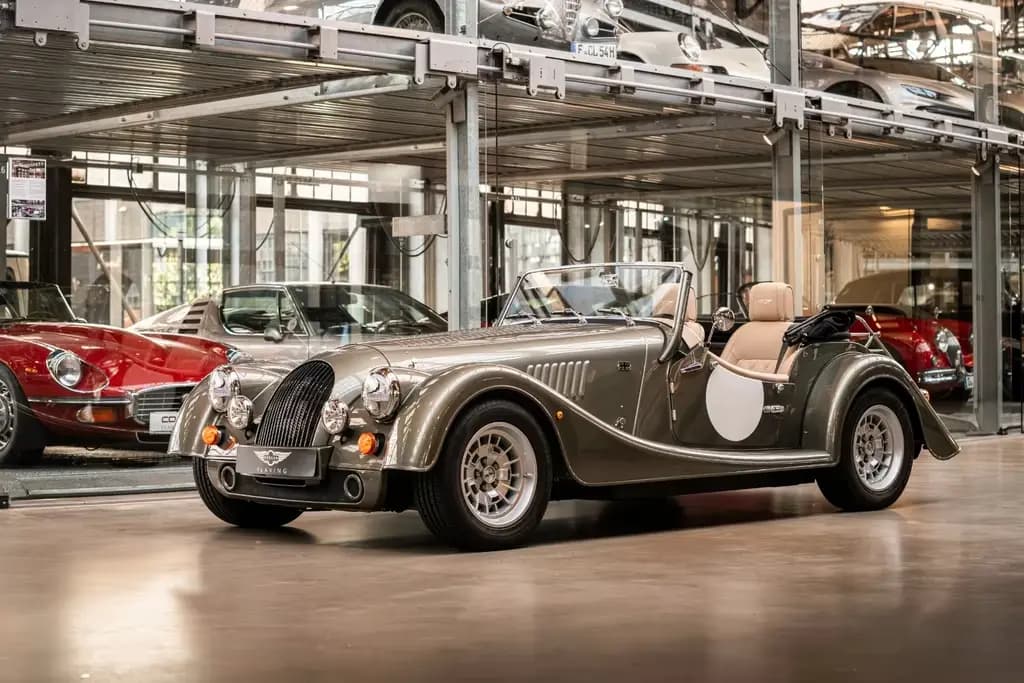 Main__Slider__Photo:Morgan Plus 4 Plus Four - SHZ - Klima - Airbag - ESP - 05/2023-0