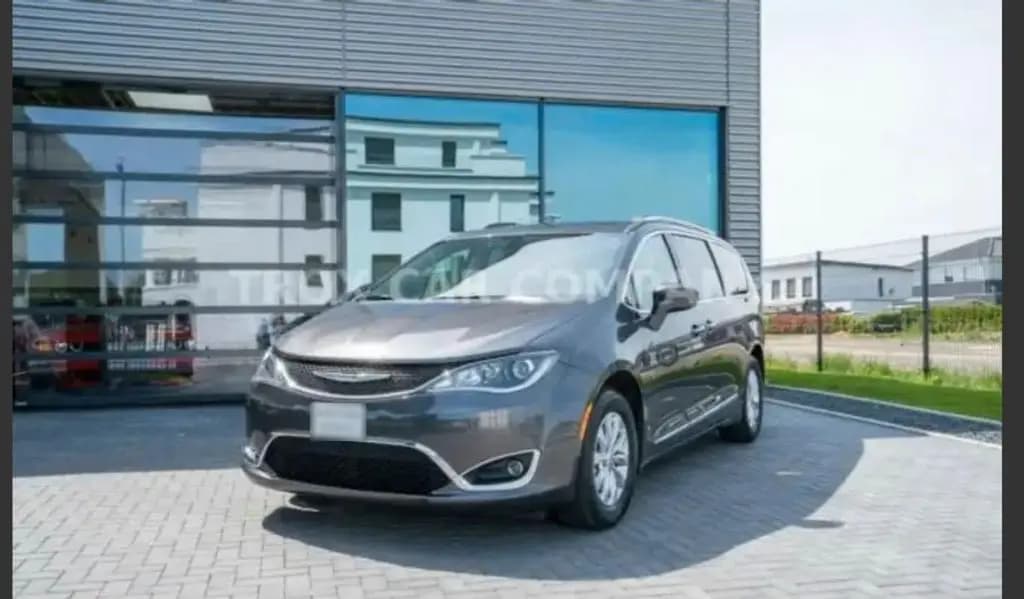 Main__Slider__Photo:Chrysler Pacifica Touring L 7 Sitzer 04/2019-0