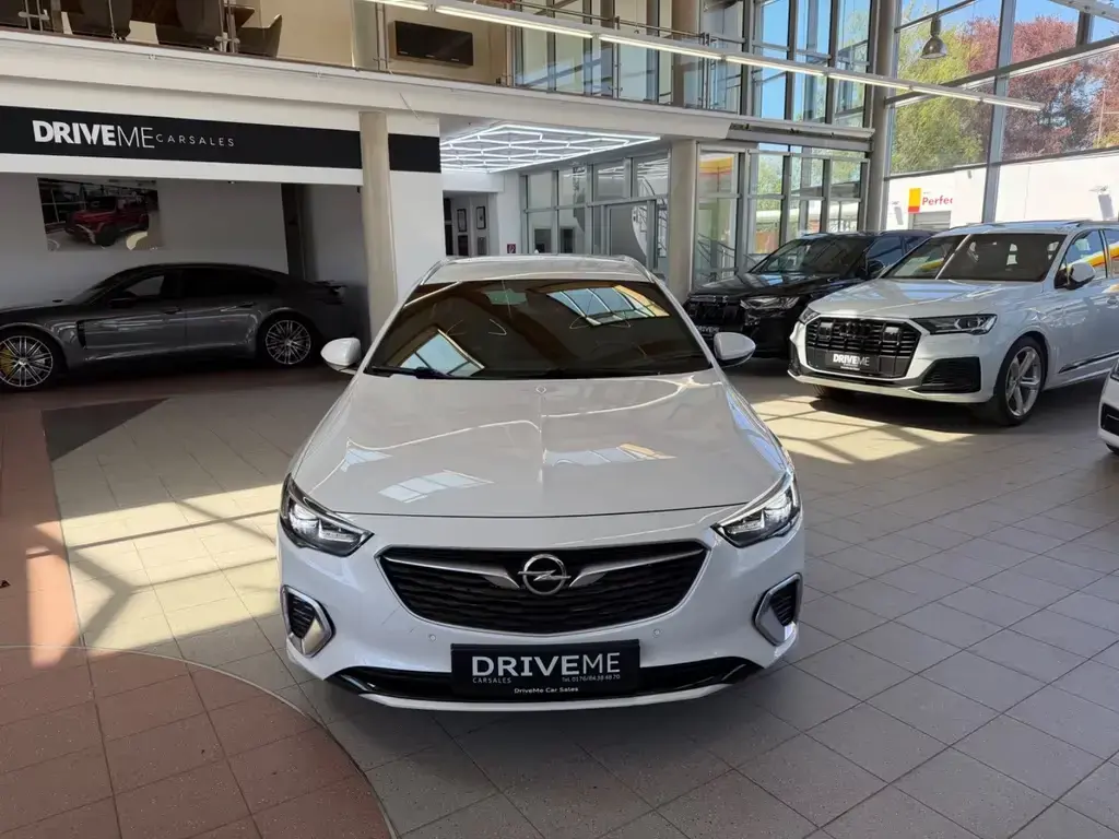 Main__Slider__Photo:Opel Insignia B Sports Tourer GSi 4x4 OPC Performance 07/2018-1