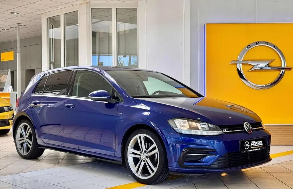 Main__Slider__Photo:Volkswagen Golf Join/Navi/R-LINE/Sitzhg/Telef/Parkp/Klimaau 01/2018-0