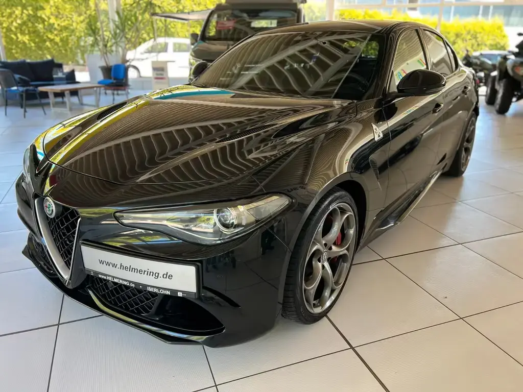 Main__Slider__Photo:Alfa Romeo Giulia Quadrifoglio 2.9 V6 Bi-Turbo 06/2017-1