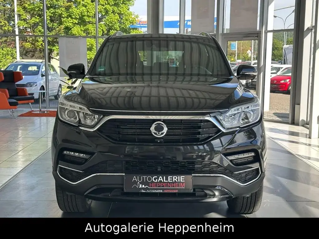 Main__Slider__Photo:Ssangyong Rexton 2.2 Diesel e-XDi 220 Sapphire 4WD AT 11/2017-1