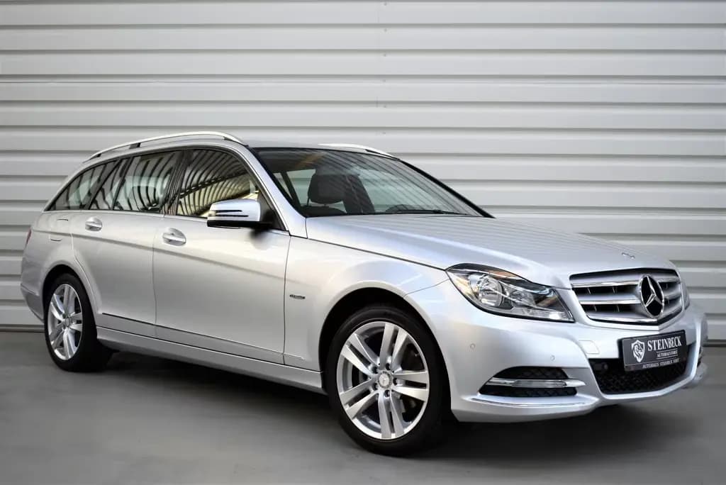 Main__Slider__Photo:Mercedes-Benz C 180 T CGI Avantgarde+NAVI+PDC+SHZ+Teilleder 10/2011-0