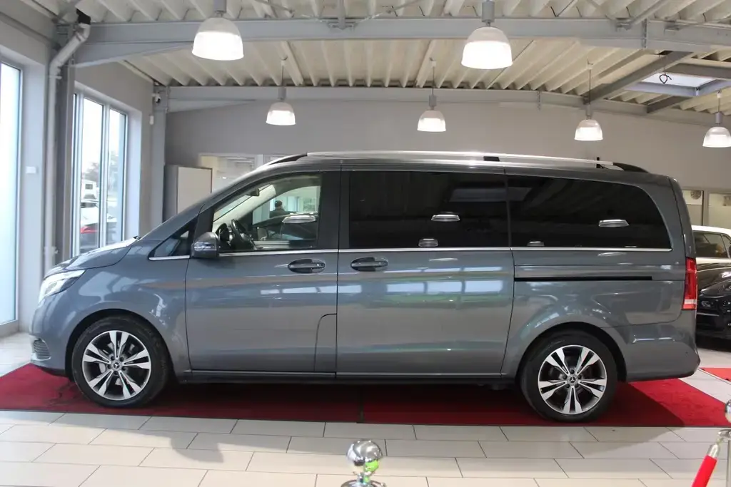Main__Slider__Photo:Mercedes-Benz V 250 d Plus Avantgarde *7-SITZER/LEDER/AHK* 04/2019-1