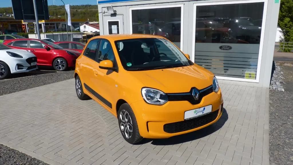 Main__Slider__Photo:Renault Twingo Limited 09/2020-0