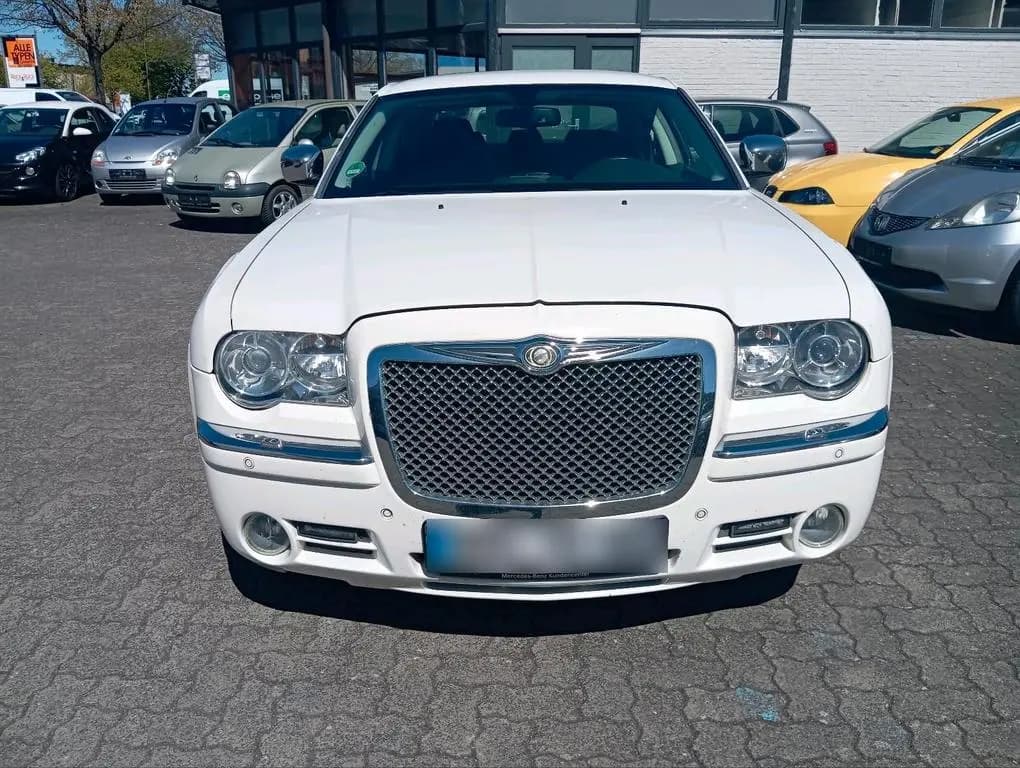 Main__Slider__Photo:Chrysler 300C 3.0 CRD Walter P. Edition 01/2010-0