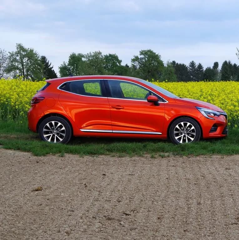 Main__Slider__Photo:Renault Clio TCe 100 Intens 04/2020-0