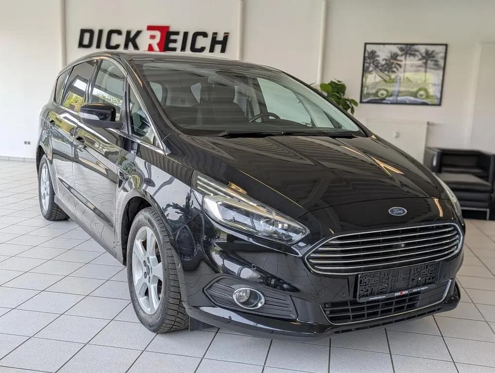 Main__Slider__Photo:Ford S-Max 2.0 TDCi Titanium Pano Kamera LED Leder 07/2017-0