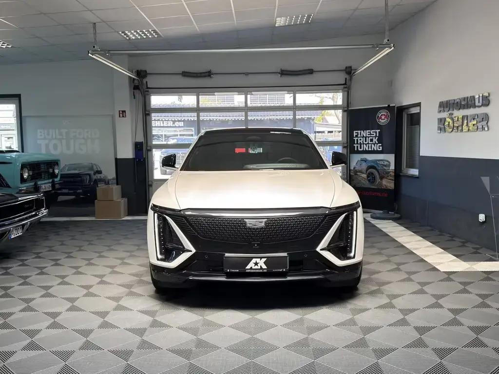 Main__Slider__Photo:Cadillac Lyriq Sport AWD 21"Leder AKG-Sound Pano VOLL 12/2024-1
