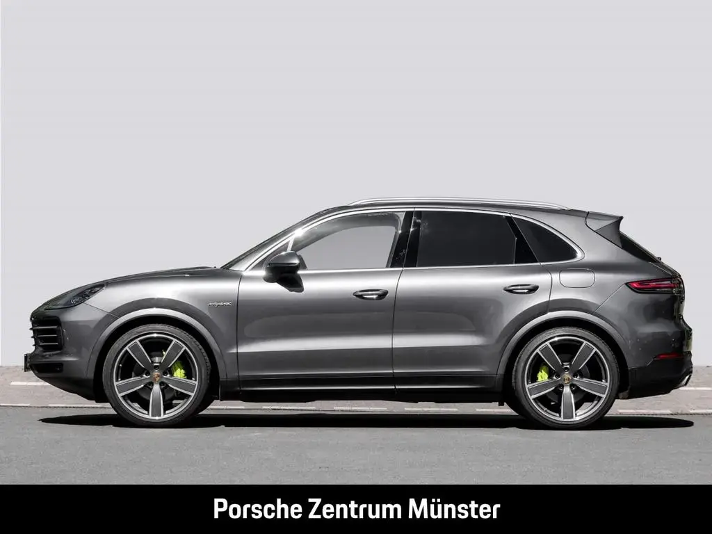 Main__Slider__Photo:Porsche Cayenne E-Hybrid Nachtsicht Head-Up LED-Matrix 07/2021-1