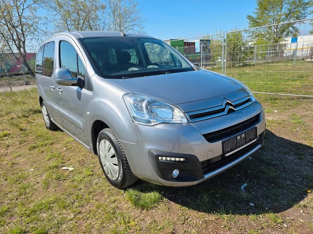 Main__Slider__Photo:Citroën Berlingo Kombi Selection 06/2017-0