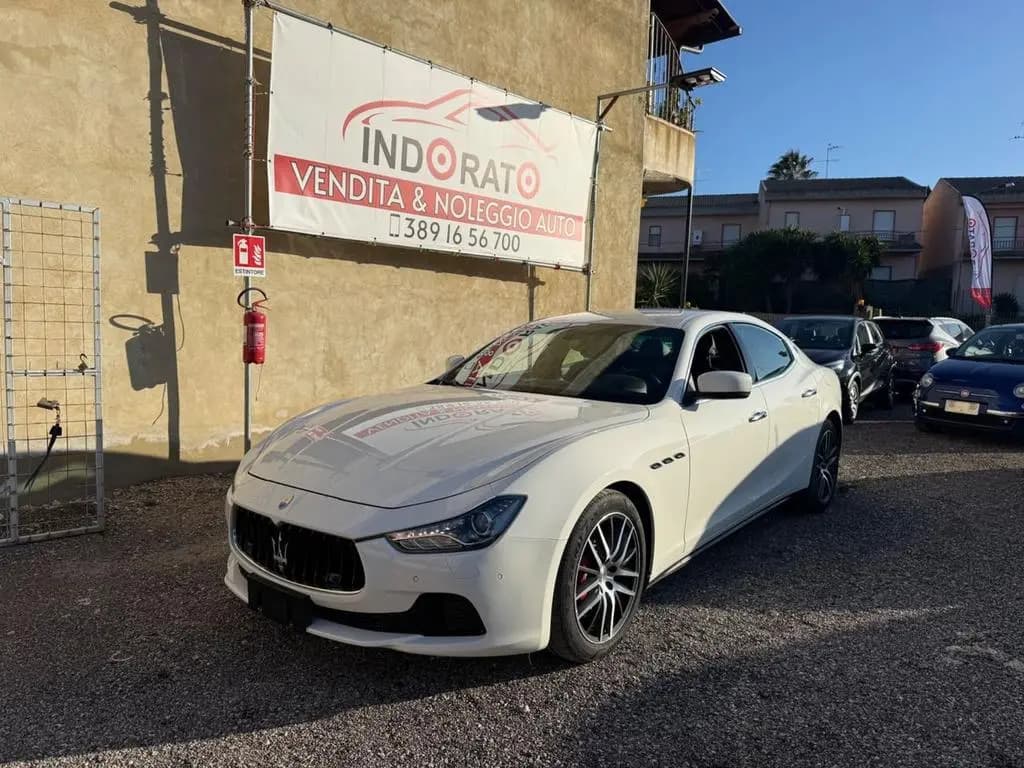 Main__Slider__Photo:Maserati Ghibli V6 Diesel 275 CV 09/2015-0
