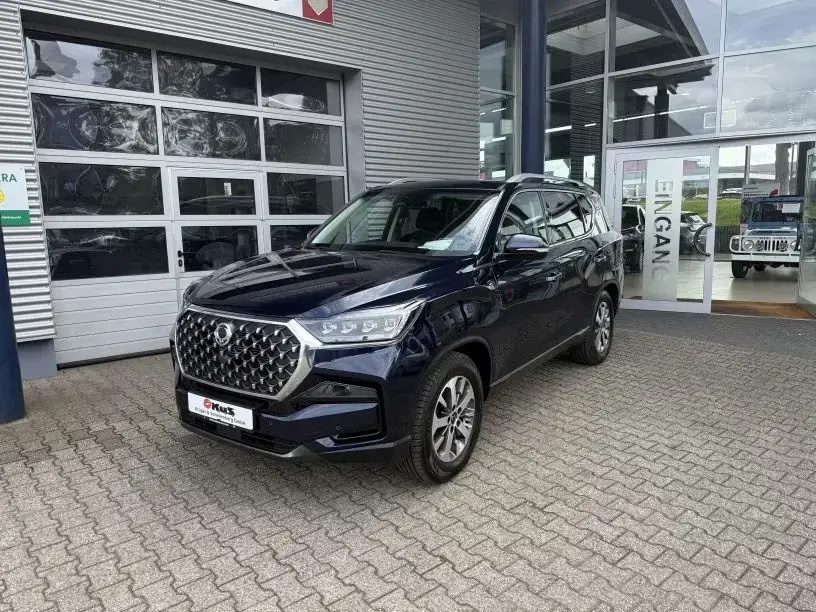 Main__Slider__Photo:Ssangyong REXTON Xdi 2.2 Allrad Quartz+Winterräder+AHK+ 09/2023-1