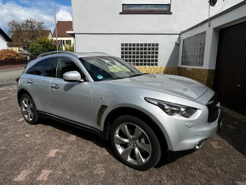 Main__Slider__Photo:Infiniti QX70 3.7 S S 10/2017-0
