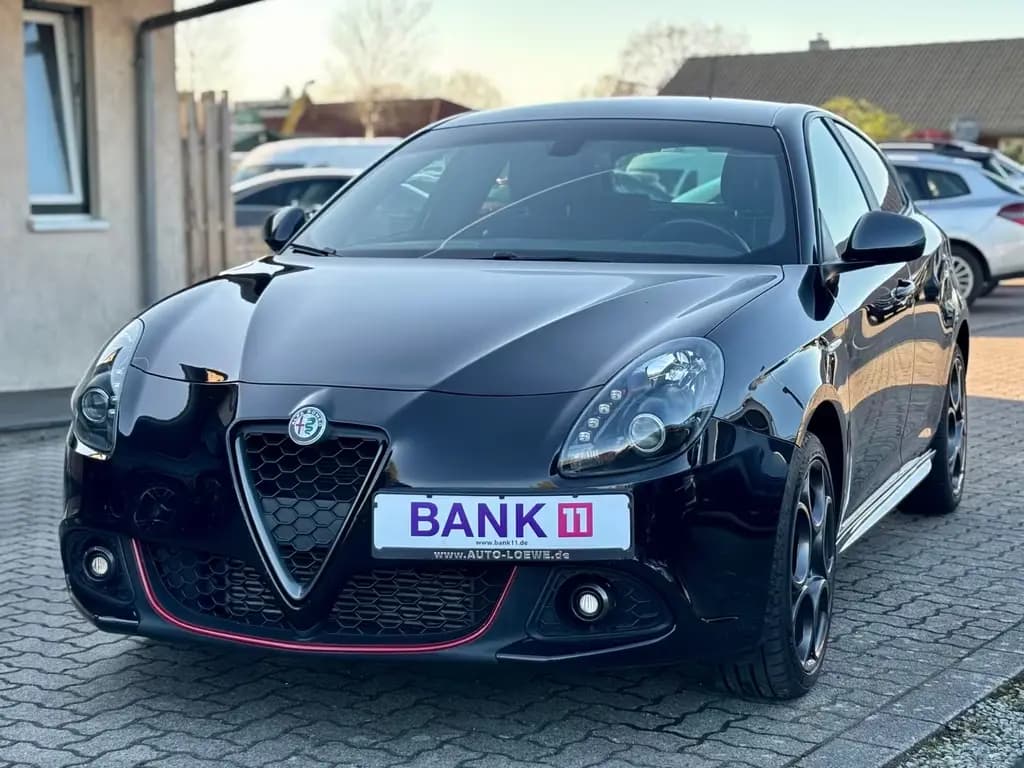 Main__Slider__Photo:Alfa Romeo Giulietta 1.6 JTDM Sport AUTOMATIK CARBON ACC 03/2020-0
