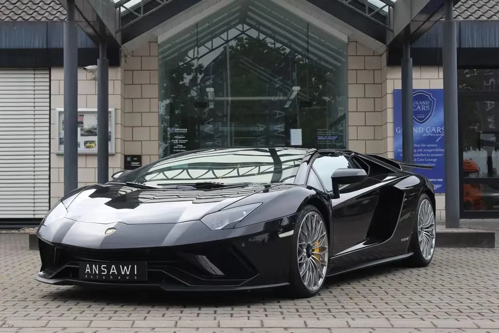 Main__Slider__Photo:Lamborghini Aventador S Roadster Sportivo Travel Pack Carbon 09/2018-0
