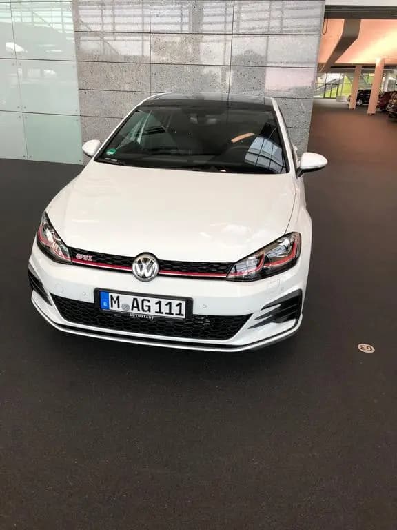 Main__Slider__Photo:Volkswagen Golf 7 2.0 TSI OPF DSG GTI Performance 01/2019-0