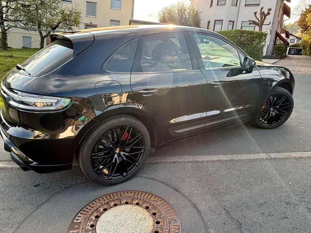 Main__Slider__Photo:Porsche Macan GTS Approved Scheckheft Carmin Red MwSt 06/2022-1