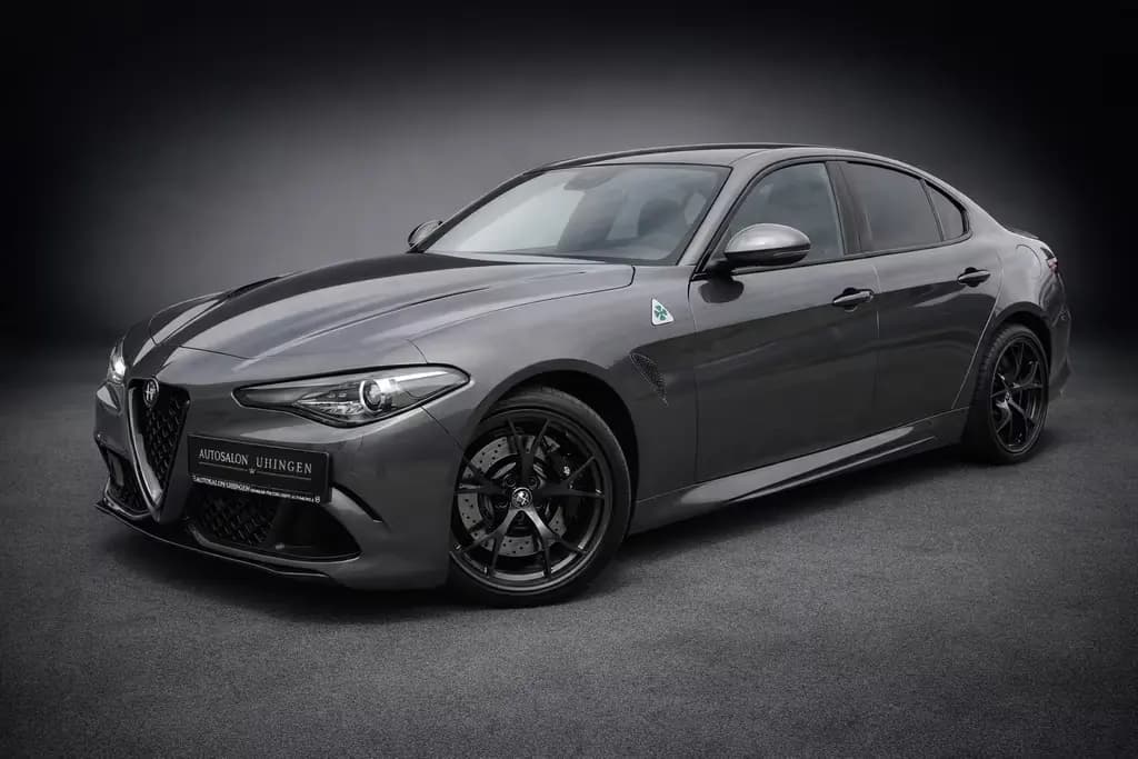 Main__Slider__Photo:Alfa Romeo Giulia Quadrifoglio SPORTABGAS*ACC*CARBON*D.N.A. 08/2018-0