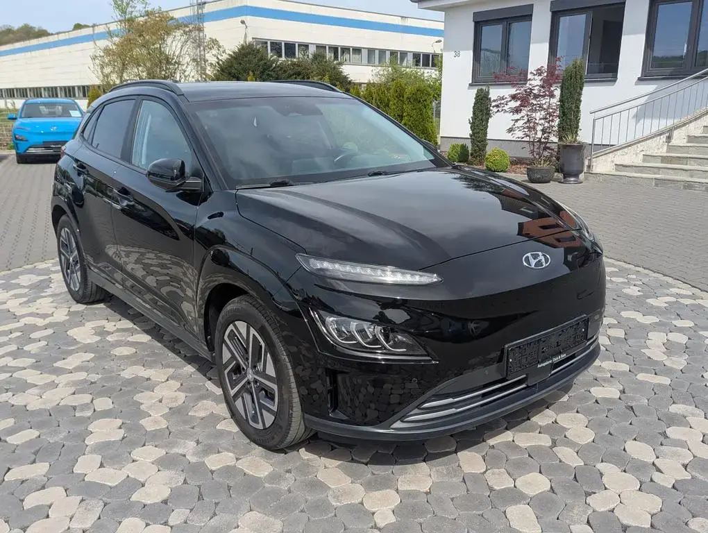 Main__Slider__Photo:Hyundai KONA Elektro Trend LED ACC NAV CAM WÄMPU KRELL 02/2022-1
