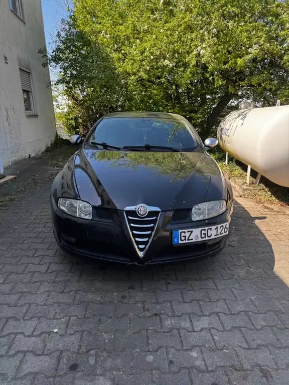 Main__Slider__Photo:Alfa Romeo GT 1.9 JTDM 16V Distinctive Distinctive 05/2005-0