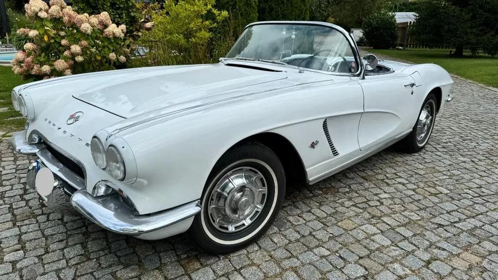 Main__Slider__Photo:Corvette C1 in (fast) originalem Zustand 07/1962-0