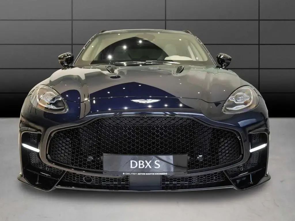 Main__Slider__Photo:Aston Martin DBX S 01/2026-1