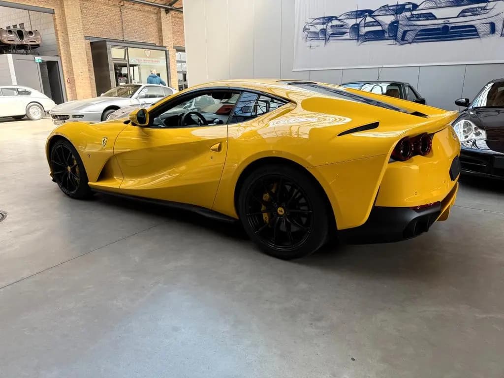 Main__Slider__Photo:Ferrari 812 Superfast *9t.km*Giallo*D.*Lift*Neuwertig 03/2020-0