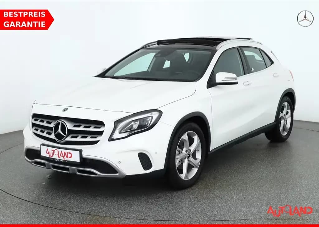 Main__Slider__Photo:Mercedes-Benz GLA 180 Urban LED Navi Panorama Sitzheizung PDC 03/2019-0