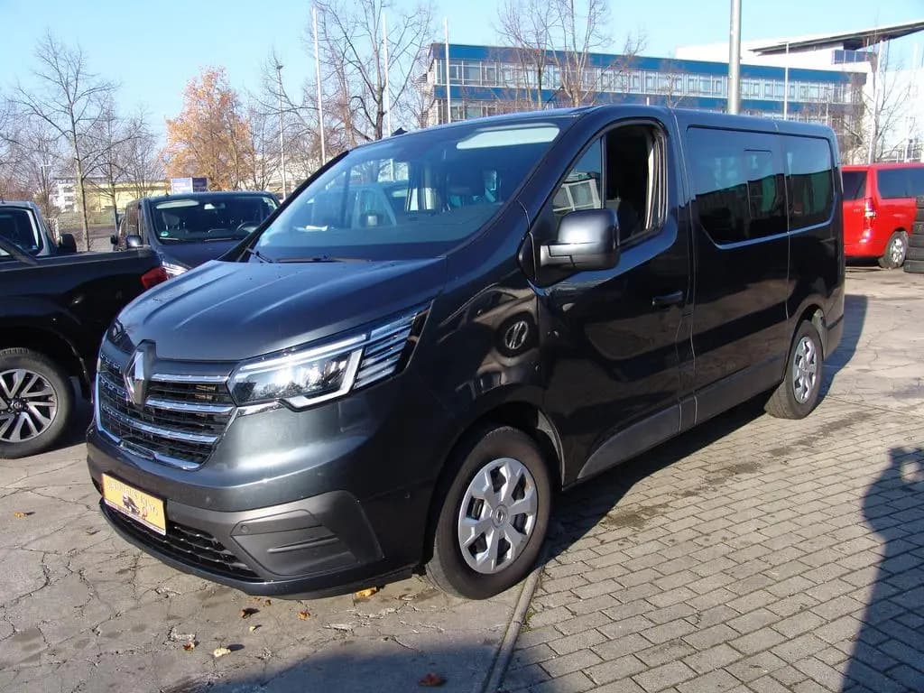 Main__Slider__Photo:Renault Trafic Life-neuestes Modell/AUTOM/NAVI/9Si 12/2023-0