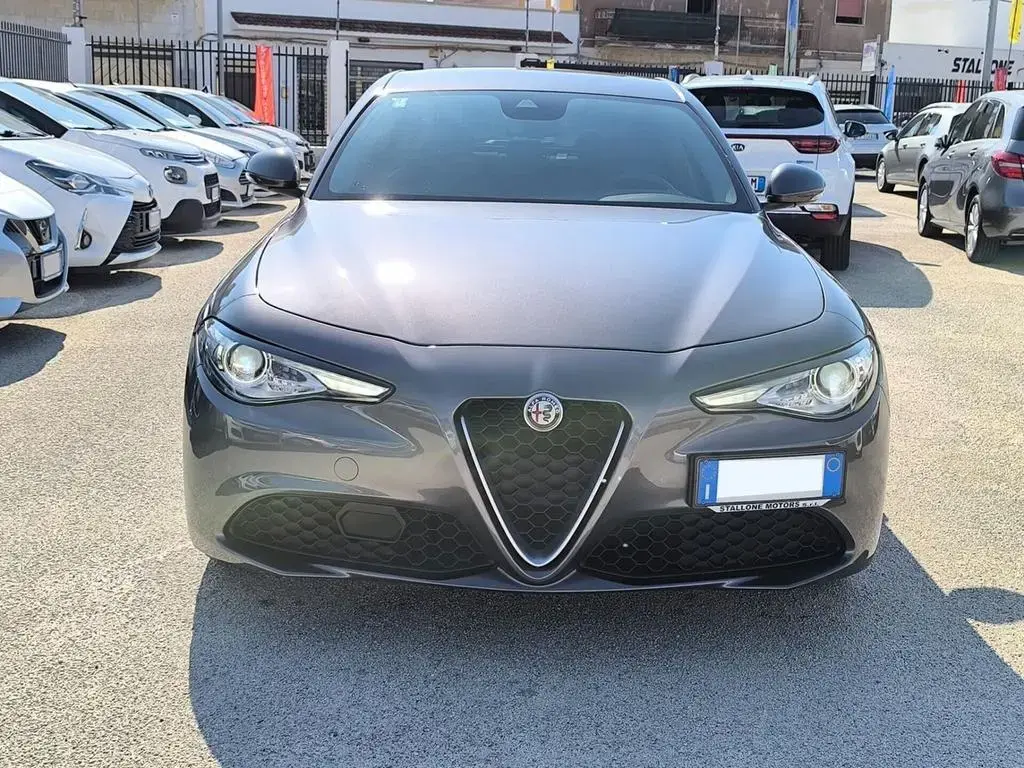 Main__Slider__Photo:Alfa Romeo Giulia 2.2 CC 160 CV Business 2021 11/2021-1